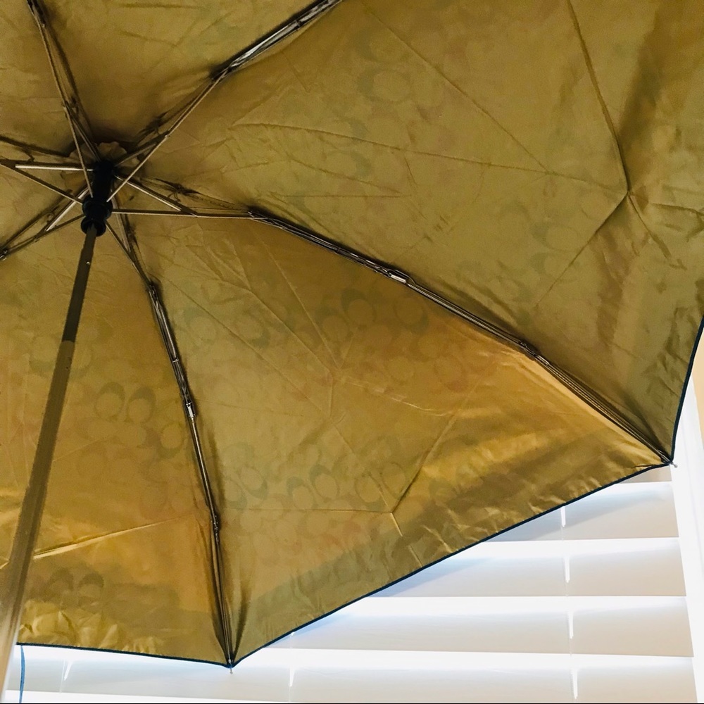 π β€οΈ Coach Uv Protection Mini Umbrella In Rainbow Signature *special edition* - Picture 6 of 9